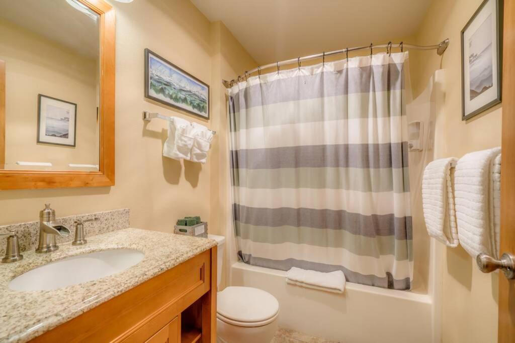 Das Bavarian Condo, 5 Star Ground Floor Unit, Walk To Town, Sleeps 6 Левънуърт Екстериор снимка